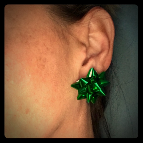 Mini Holiday metallic green Bow Earrings pierced - Picture 2 of 8